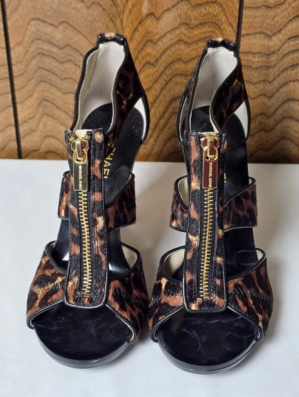 Michael Kors Leopard Print Zip Front Womens Sandals - Brown/Black. Size 6.5M